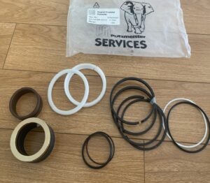 Puztmeister seal kits for hydraulic CYLINDER 130/80X2100 OEM#262822000